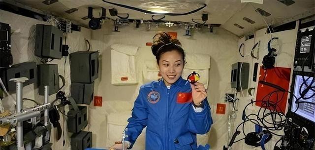 牺牲太大了！中国首个出舱女宇航员谈太空之旅：落地后路都走不了