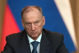 猛怼美国霸权，俄罗斯抛出重磅炸弹，站在胡塞武装一边图片