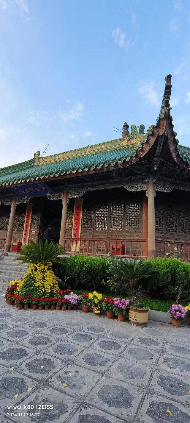 市声与梵音：大相国寺的入世禅机