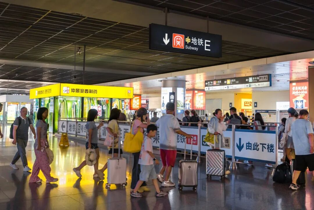 来郑州东站仲景宛西制药展厅打卡山水“药”园感受中医药文化