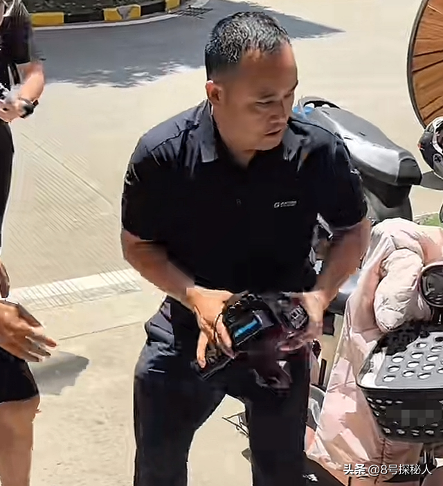 男子砸记者设备：记者透露后续，厂家账号被扒，身负27个法律诉讼
