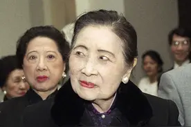 都说宋美龄是大美女，其实，她的美很多时候都是化妆化出来的图片