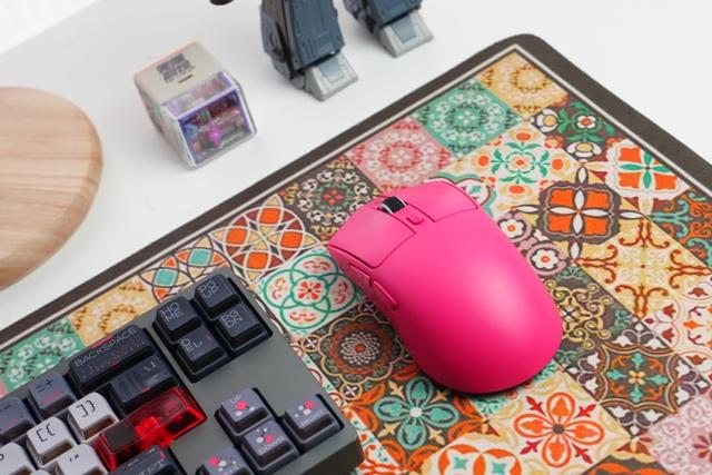 猛男超爱的无线三模双8K电竞鼠标，达尔优AE6轻体验分享