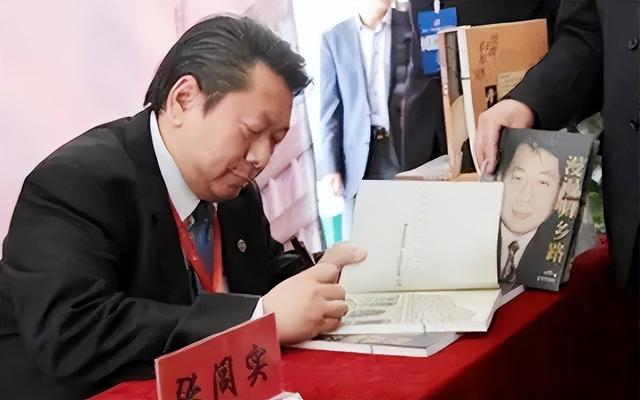 2007年，一台湾商人来到沈阳大帅府，对售票员说：我就不买票了吧