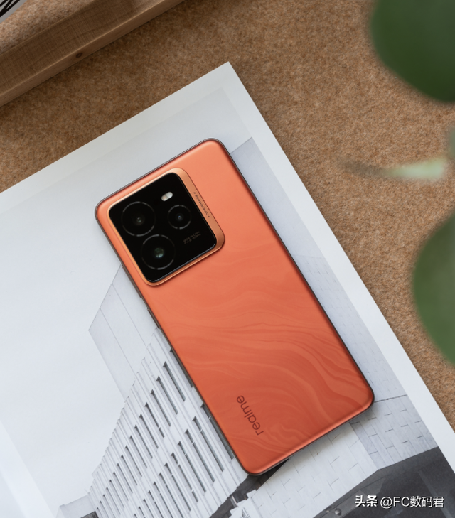 纠结党必看！OPPO Find X8、vivo X200、真我 GT7 Pro、iQOO13咋选？