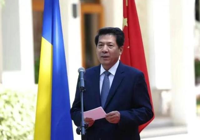 中方刚挂电话，泽连斯基开出割地条件，美高官：最难对付的是中国