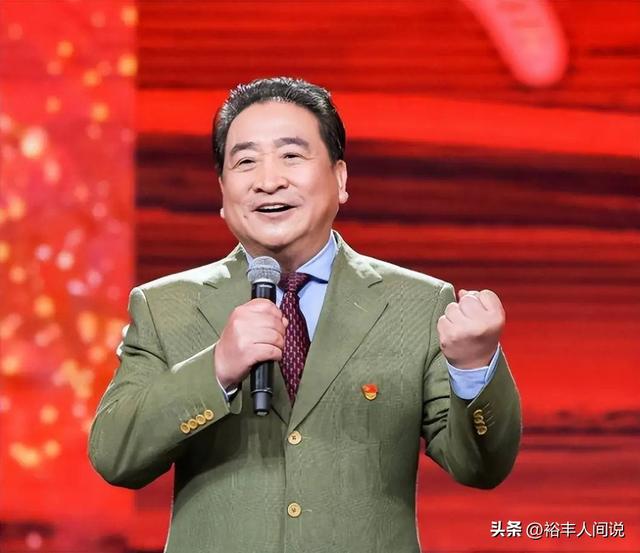 姜昆一方回应！辟谣在美国过圣诞节，视频为拼接，人在国内录节目