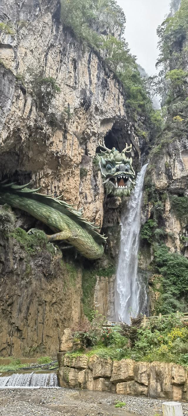 一车一人自驾游（三）：县乡道上遇大雾，山海洞景区不可低估的美