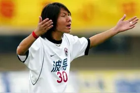 名记:李铁在沈阳口碑不错 让瘫痪队友曲乐恒管理足球公园有了饭碗图片