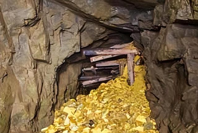 浙江深山发现大量黄金，洞口附近还有人骨，专家：山洞里黄金更多