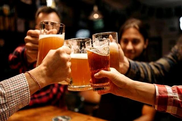 人活多久！看喝酒就知道？寿命短的人，喝酒一般有这6个特征