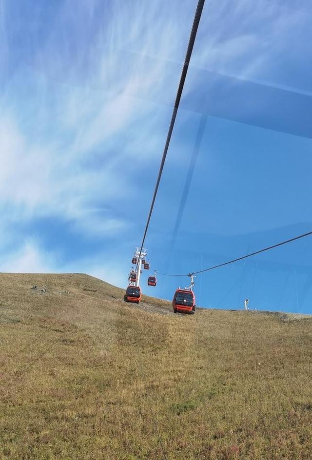 登上新疆云霄峰，一览四国景！