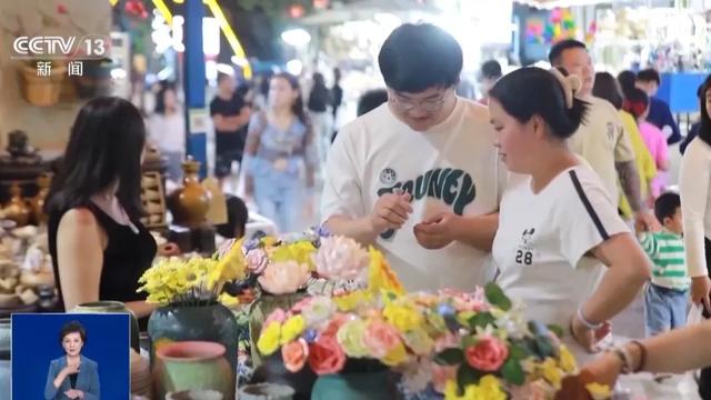 走，去建水赶街～