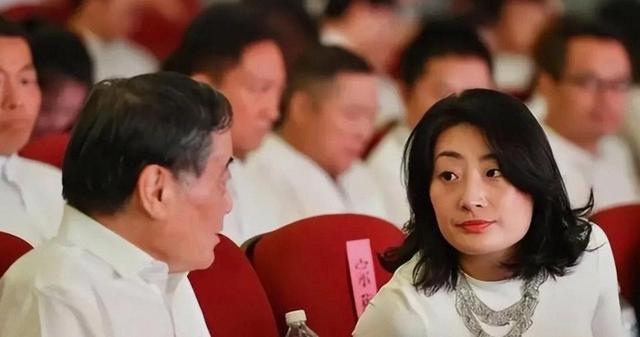 官媒发声！宗馥莉再破天花板	，让亲叔宗泽后和全体商界沉默了