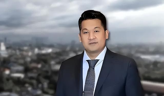 大快人心！2.7万亿电诈主犯佘智江被押解回国！下飞机时腿都软了