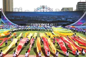 共赴体育盛会 点燃健身激情 太原市第十三届运动会开幕图片