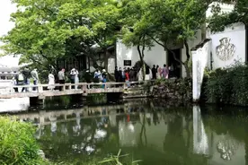 苏州姑苏区：近水远山沧浪亭图片