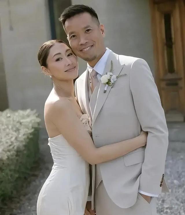 TVB两届视后新婚豪宅曝光，否认怀孕传闻!