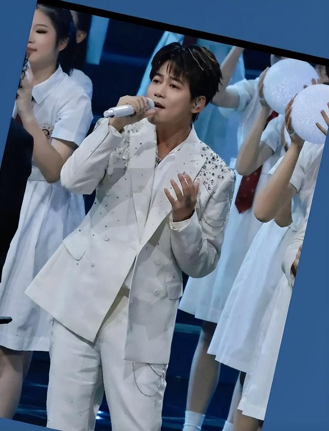 大湾区晚会五大失误，王力宏抢拍，解晓东唱错词，苏醒回应跑调