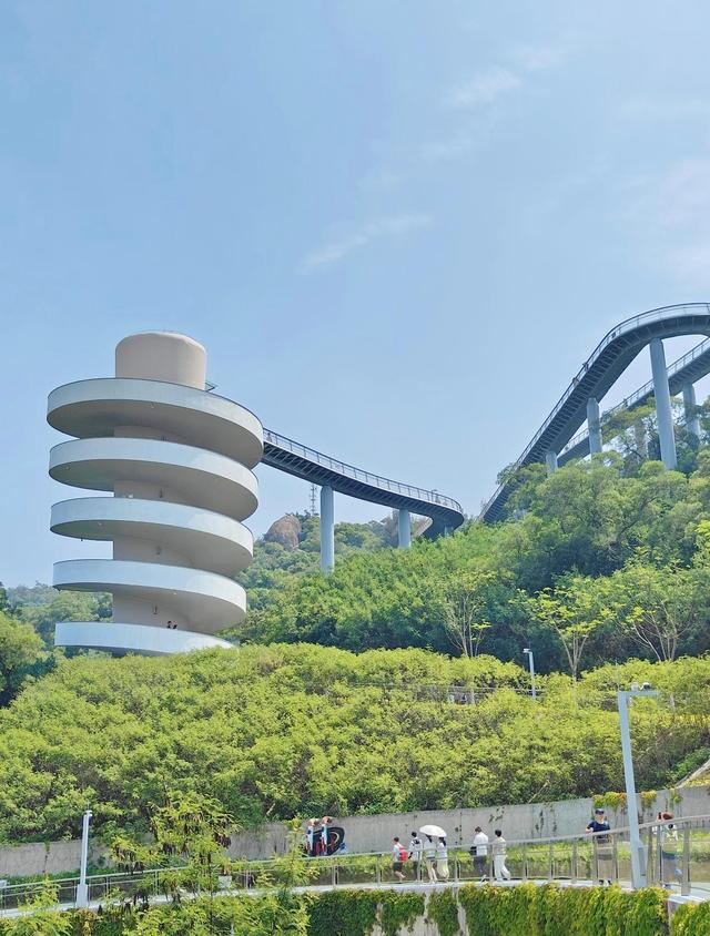 厦门山海健康步道景观节点万石沧海，一座五层螺旋望湖塔，太美了