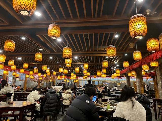 低价外卖正在“杀死”饭店？外卖5元堂食13元！消费者却纷纷叫好