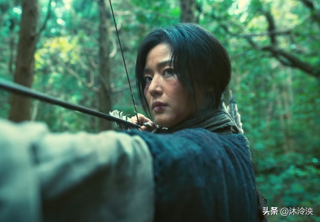 辱华风波再发酵，全智贤拒绝道歉后，没想到炸出一群“妖魔鬼怪”