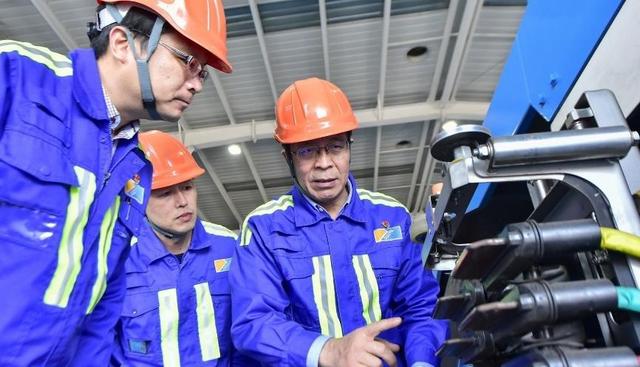 中国自动化码头的逆袭：让西方先跑20年，现如今从学生变老师！