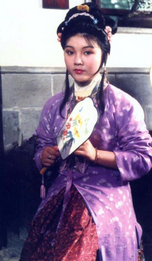 她11岁被导演看中，与名导同居多年被抛弃，如今复出却无人问津