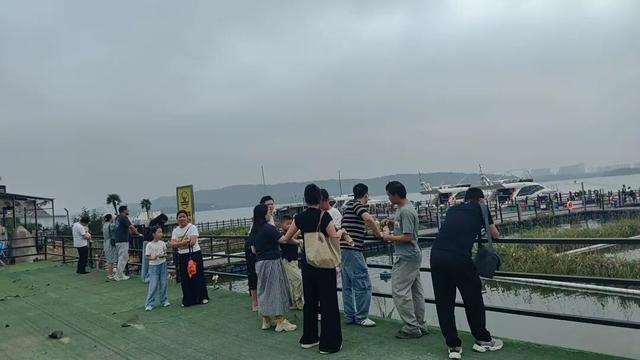 咔嚓！在岳阳，跟全国人民来张“全家福”！