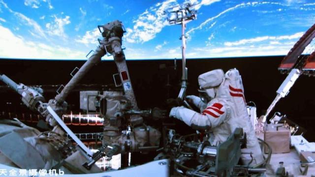 神舟飞船首次遭遇碎片撞击？中国为这一天已准备多年