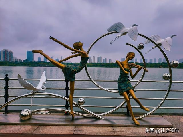 南京九龙湖：从淤积污染到 “水清鱼翔” 的生态蜕变