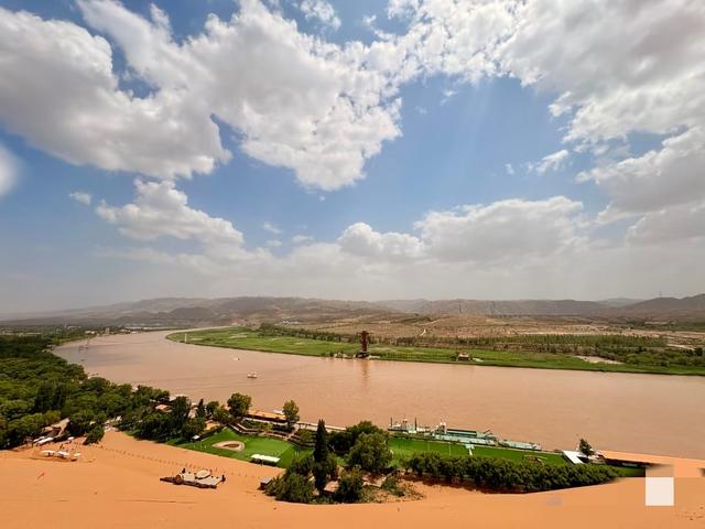 我是上海人	，刚游完银川影视城沙坡头，憋了几个感受不吐不快	。