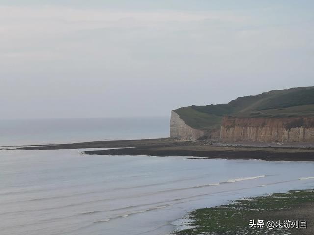 白色断崖与灰色天空，英国南部海岸线的另一种浪漫