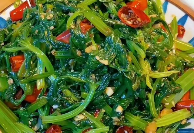 婆婆做的这道菜我是服了	，这才是下饭菜中天花板，上桌秒光比肉香