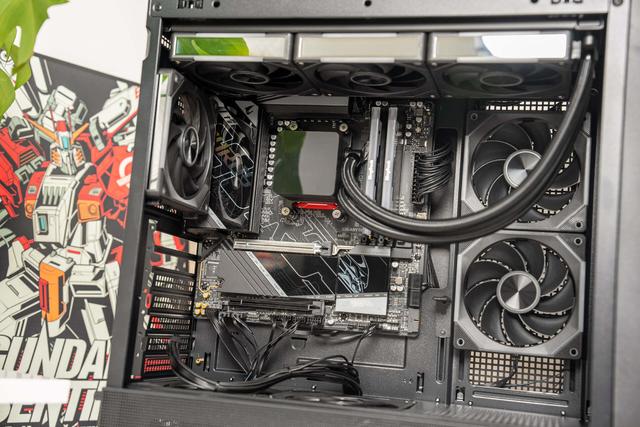 装机不用挑，就选电竞雕：技嘉B850M电竞雕+9800X3D装机