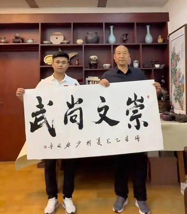 拔出萝卜带出泥！释永信下马，举报人被扒惊天丑闻，难怪会被开除