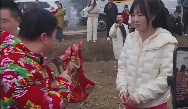 是画蛇添足，还是锦上添花？透过合川文旅的“骚操作”看南充—