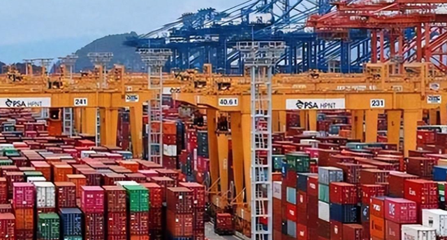 美国上半年货物贸易出口额7805亿美元	，再看中国，差距不是一般大