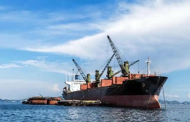 明抢5000万桶石油后，特朗普转头才发现：中国连一桶都不肯买了