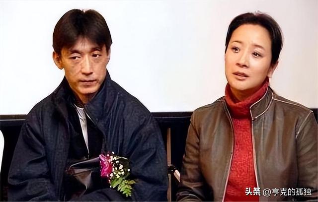 她是国家一级女演员，多次给坐轮椅丈夫戴绿帽，如今儿子也是演员