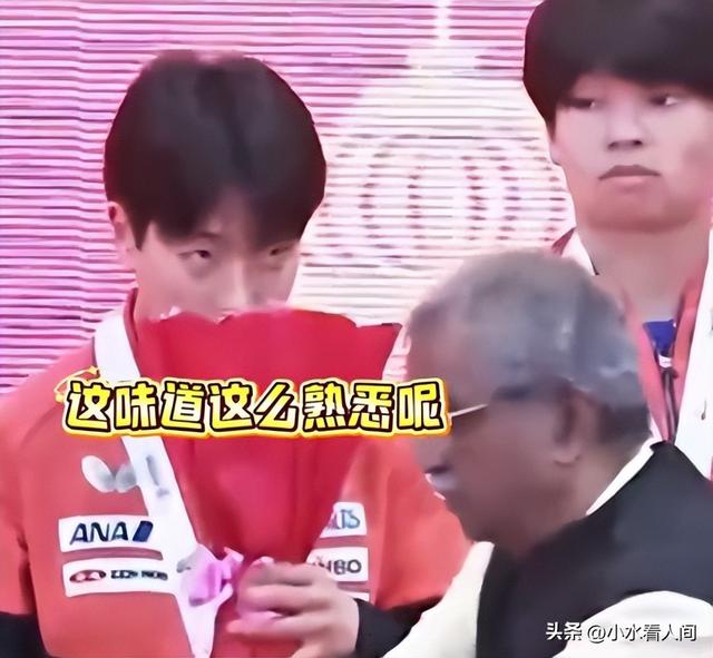 国乒夺冠连夜“逃离”印度，个个表情失控，王皓老婆一句逗笑全网
