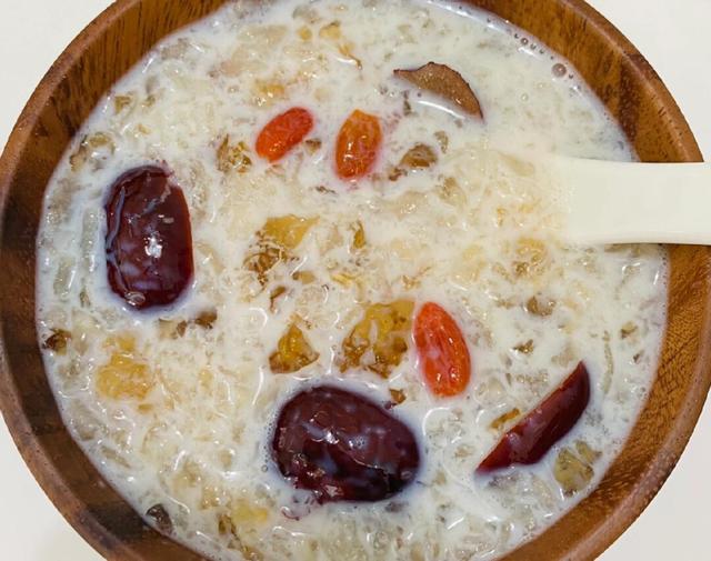 花胶红豆椰汁 红豆椰汁鱼胶