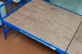 上海一男子买的全新折叠床标注“救灾物资”，当地应急局：严查图片