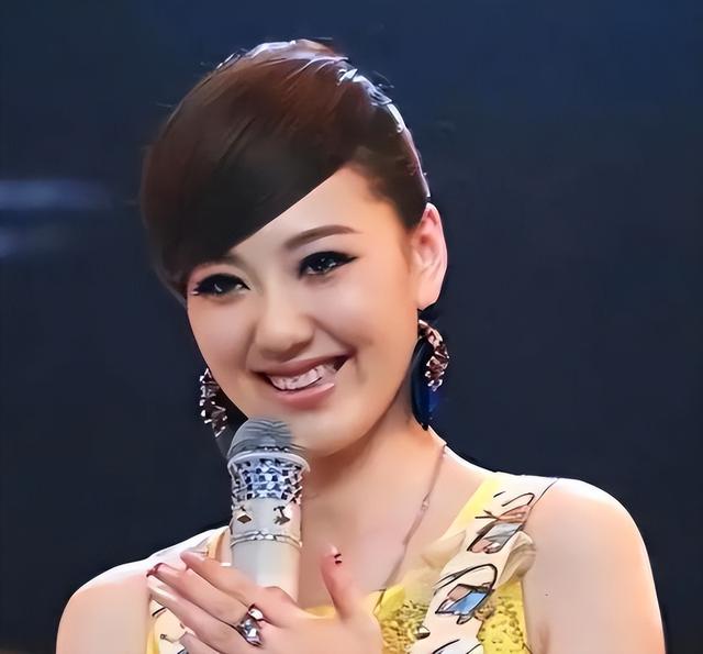 讨好大佬陪睡上位？遭央视“开除”？曾是央视女主持谣言有多离谱
