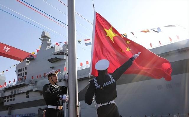 076两栖舰画线完成，年底确定首次海试，万吨巨舰即将到来