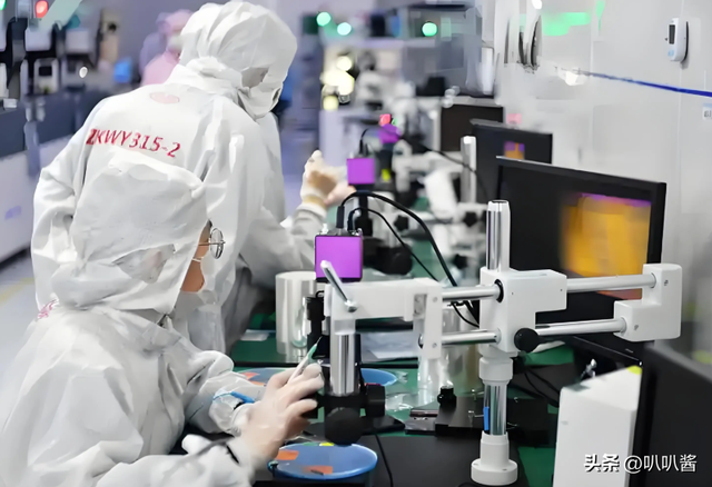 75岁芯片大佬潜逃美国！带核心技术机密，中国半导体暗战再添变数