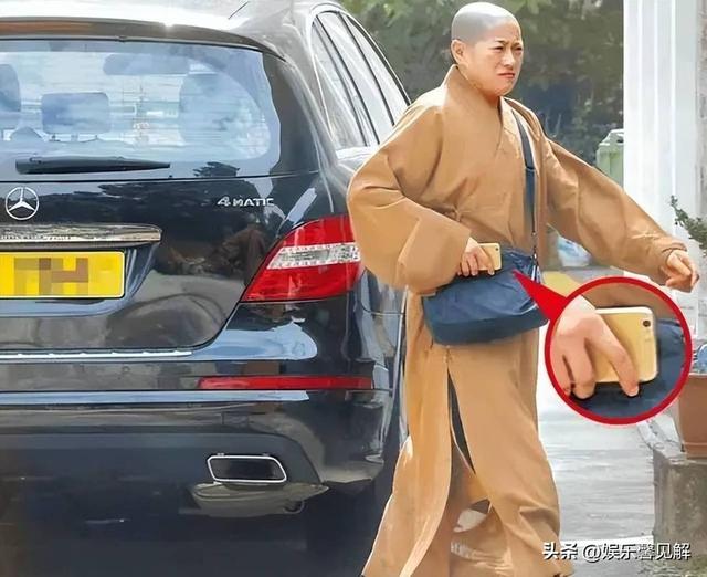 揭秘尼姑庵真相：表面佛门实则妓院，穿黑丝戴假发，香客人来人往
