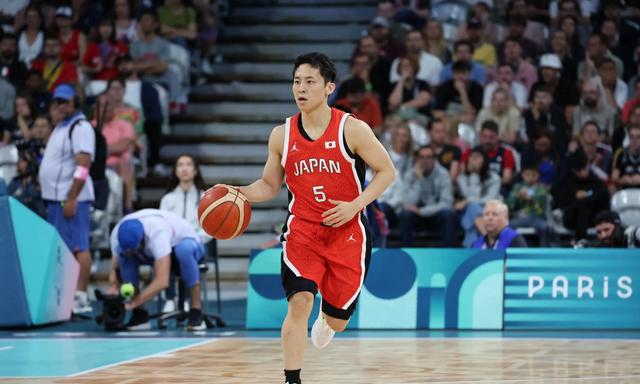 82-43碾压对手，伊朗锁定小组第一，日本队晋级前景蒙上阴影