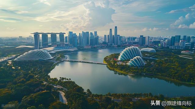 12月新马穿搭指南，避热防雨，适配逛吃玩可真好玩