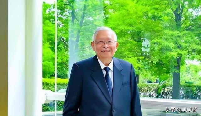 75岁芯片大佬潜逃美国！带核心技术机密，中国半导体暗战再添变数